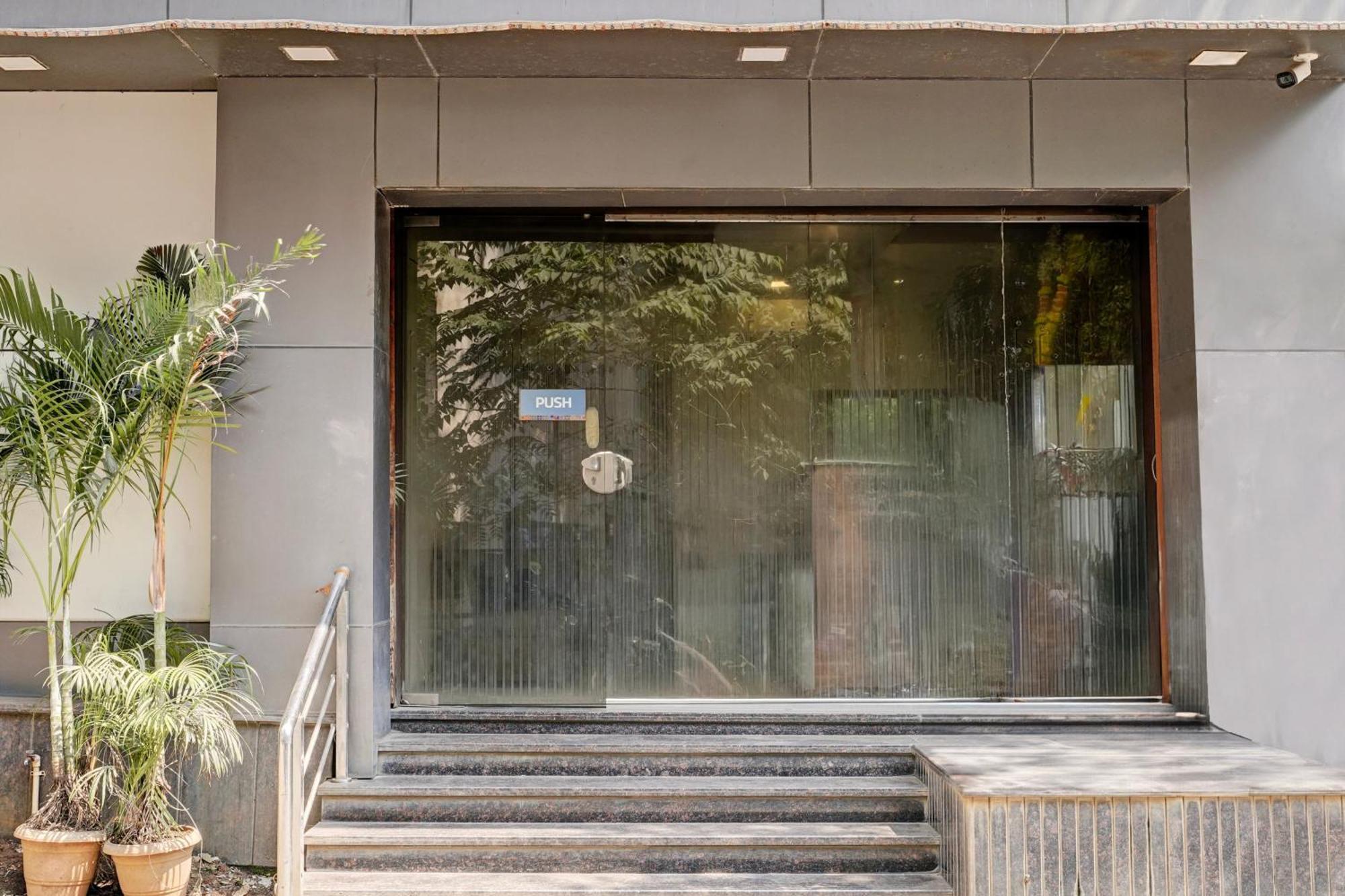 Airport Metro Hotel Bombay Exterior foto