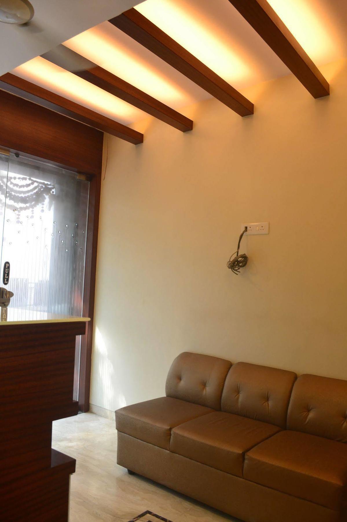 Airport Metro Hotel Bombay Exterior foto